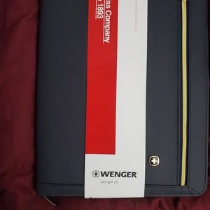Wenger Amelie Zippered Portfolio with Tablet